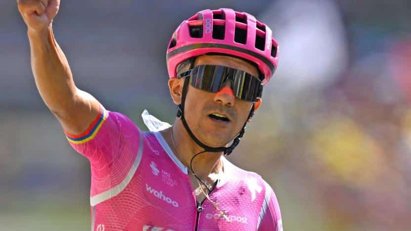 Vuelta a España 2026: Carapaz cede terreno en la crono, pero se mantiene cuarto en la general