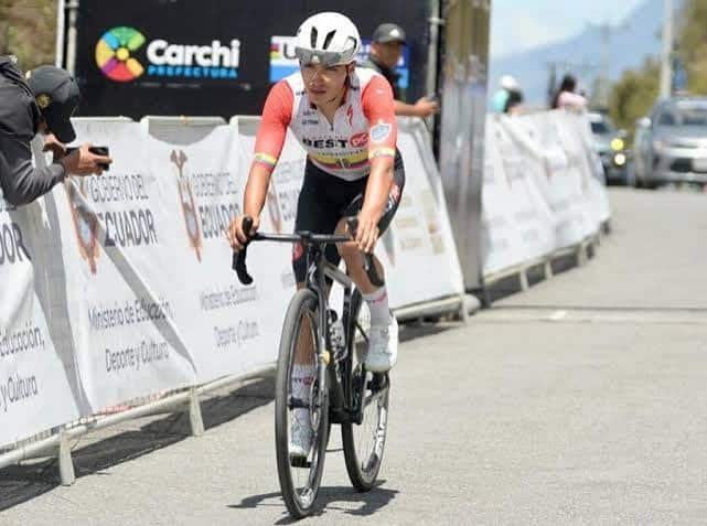 Kevin Navas gana la etapa reina y Héctor Álvarez sigue liderando la Vuelta al Ecuador